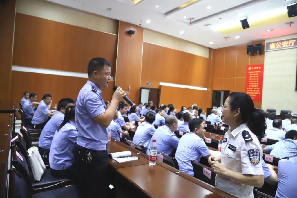 【作风建设年】省公安厅“温心警营基层行”走进攸县公安开展心理服务活动