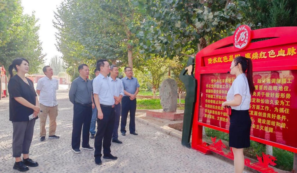 株洲市开展“情暖边疆•走边关”活动