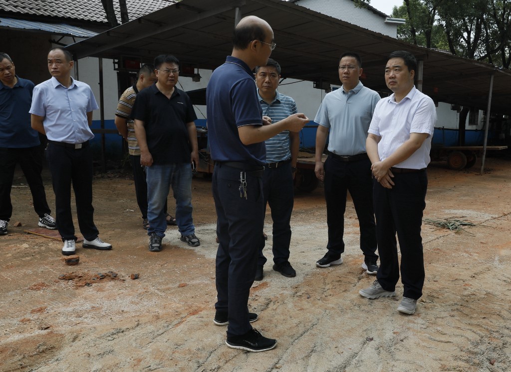 李鹏程督导耕地保护和粮食安全工作 强调：坚决守住耕地保护红线和粮食安全底线