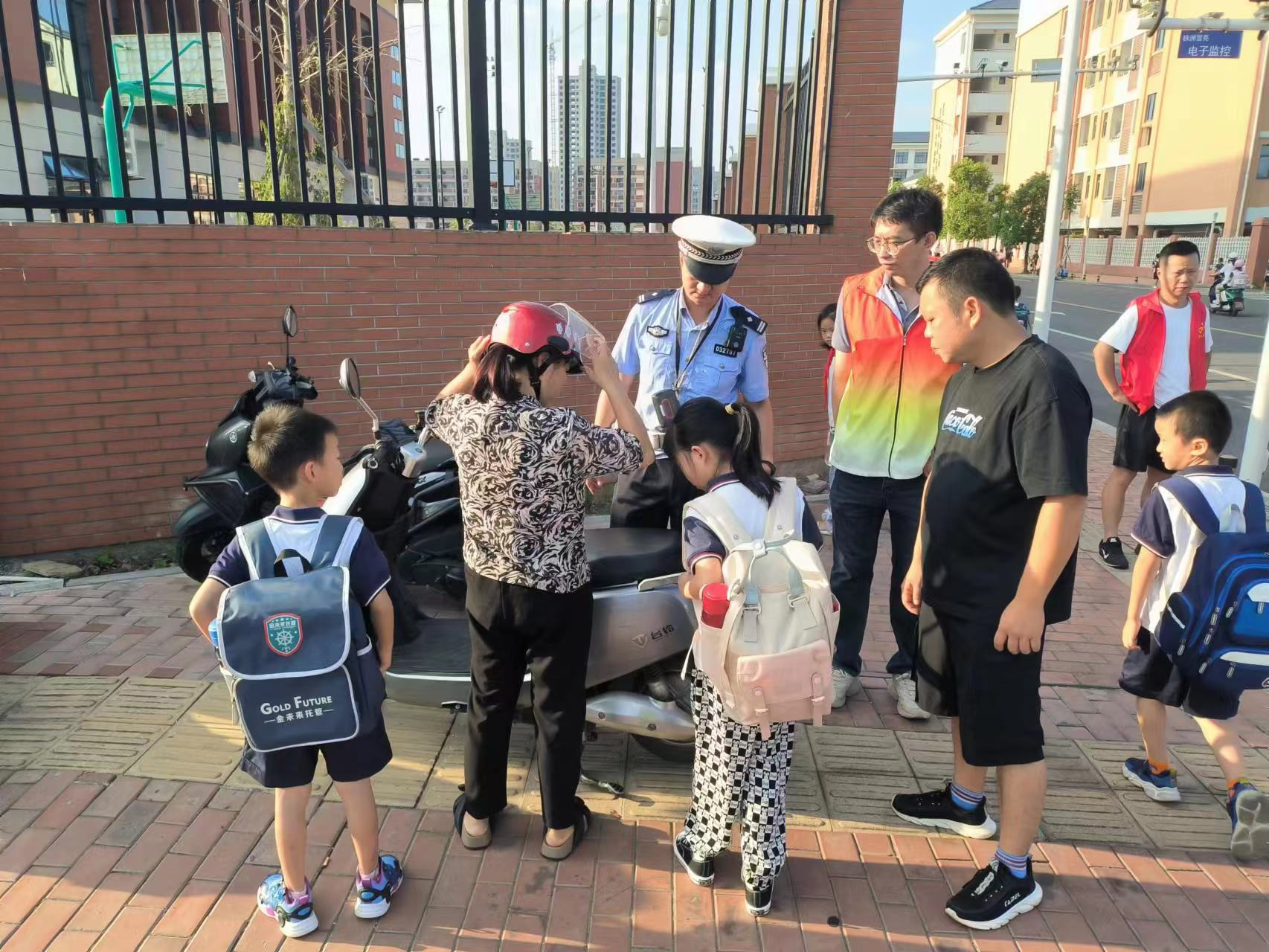 枫溪街道开展交通顽瘴痼疾整治行动