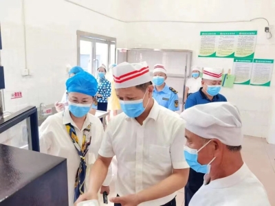 蒋湘晖开展食品安全两个责任督导