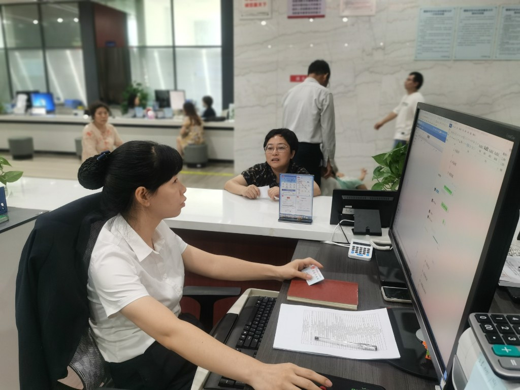 “一把手走流程”，走出服务群众“心”通道