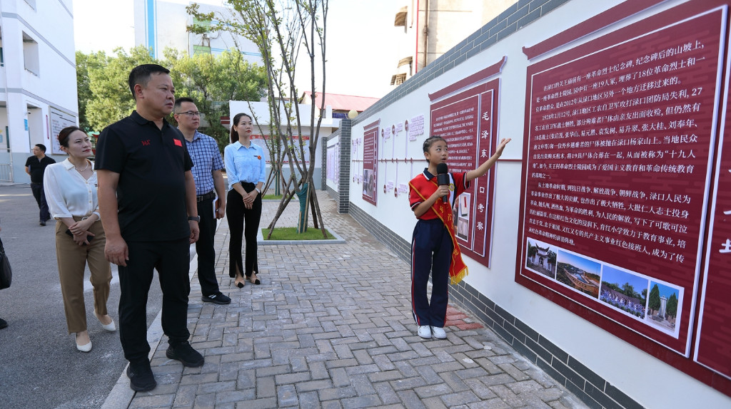 两天连开8场座谈会 李晓彤专题调研教育振兴和改革提质工作