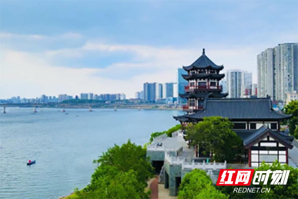 安澜碧波绣彩练，点绿成金有"钱"景