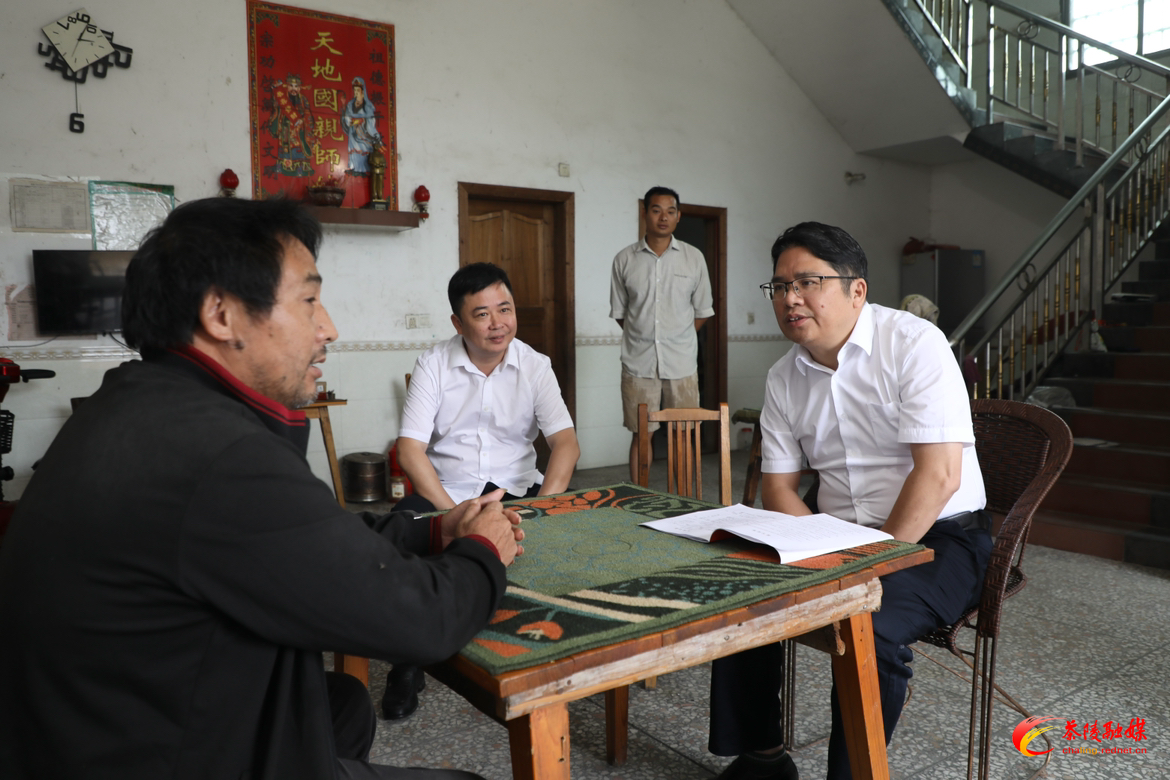 邓元连深入严塘镇督导调研巩固拓展脱贫攻坚成果同乡村振兴有效衔接工作