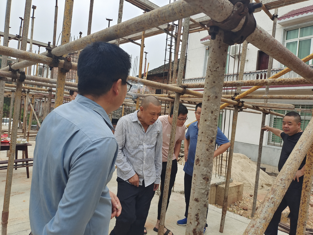 春联街道：邻里盖房起纠纷，真情调解化矛盾