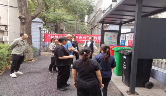 党建引领推动垃圾分类成为低碳生活新风尚