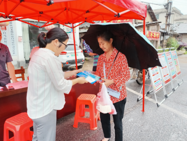 石峰区政务公开主题日活动：石峰区组织开展“湘易办”宣传推广活动