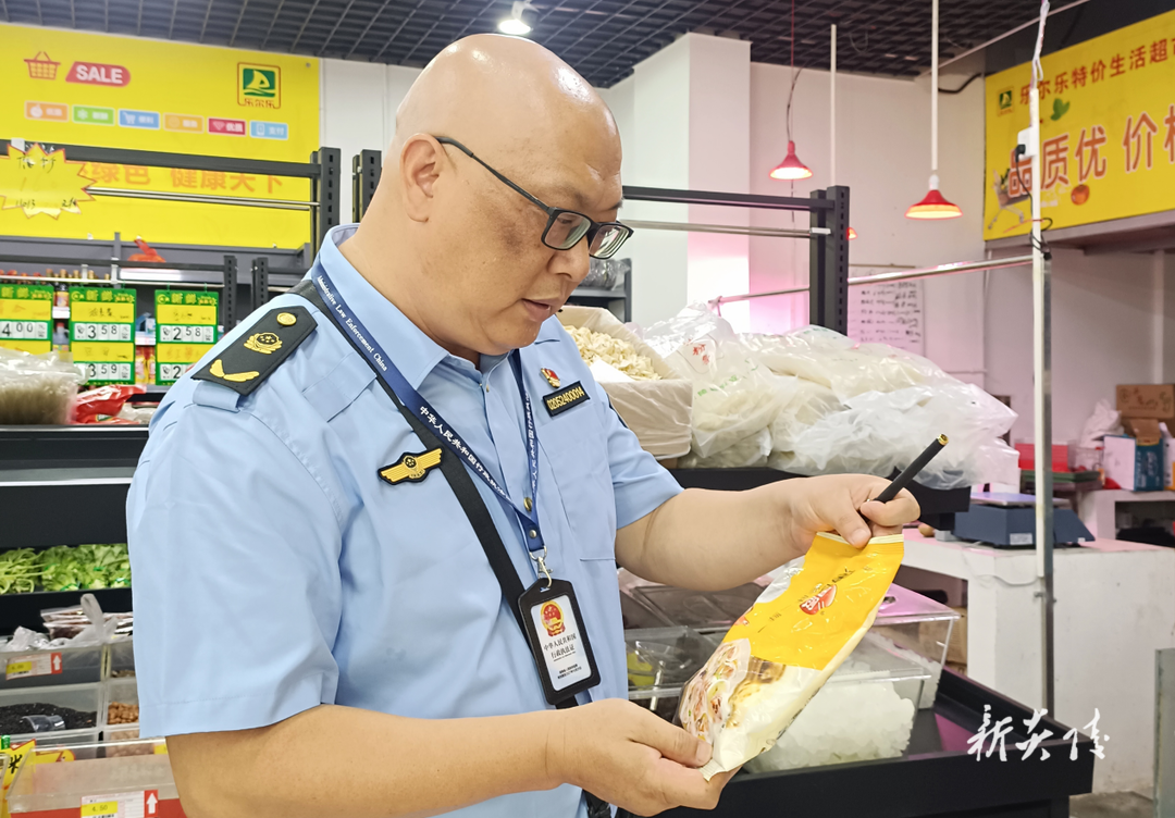县市场监督管理局开展拉网式监督检查