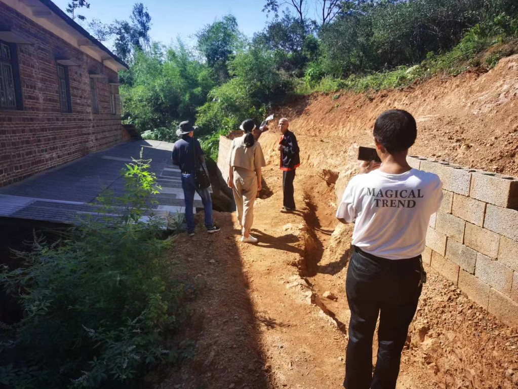 切坡建房危害大，防灾减灾要重视