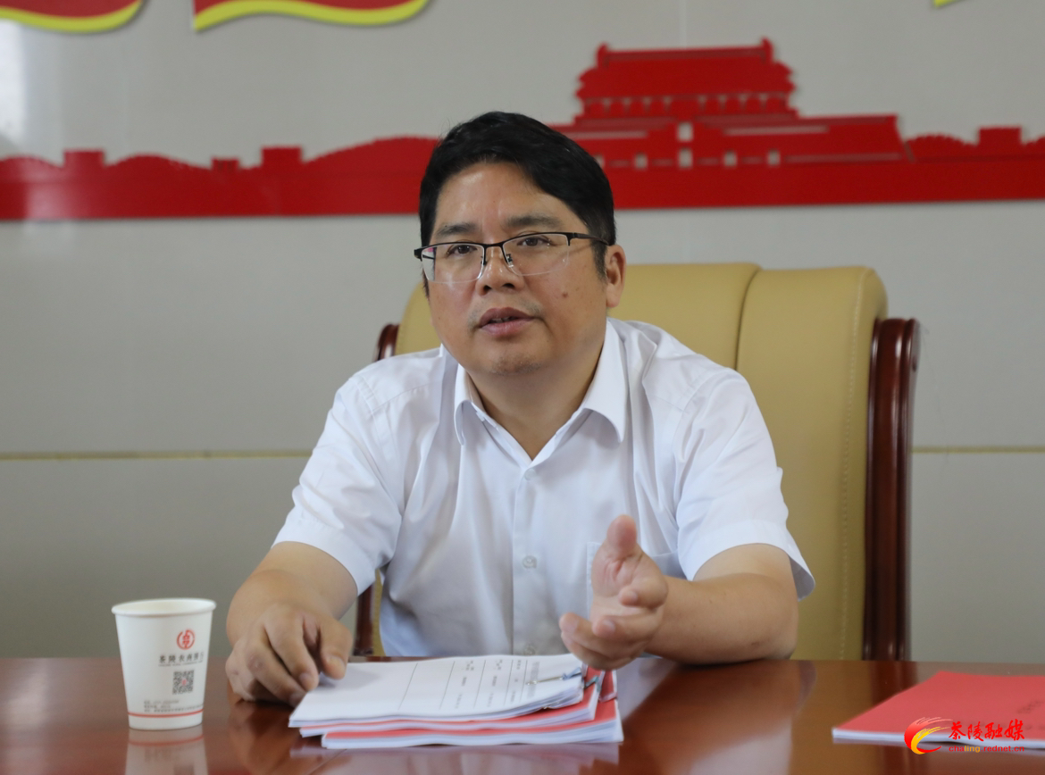 邓元连深入严塘镇督导调研巩固拓展脱贫攻坚成果同乡村振兴有效衔接工作