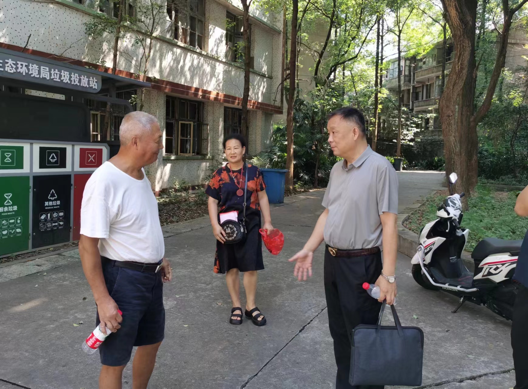 事务中心现场调研推进"三供一业"改革工作