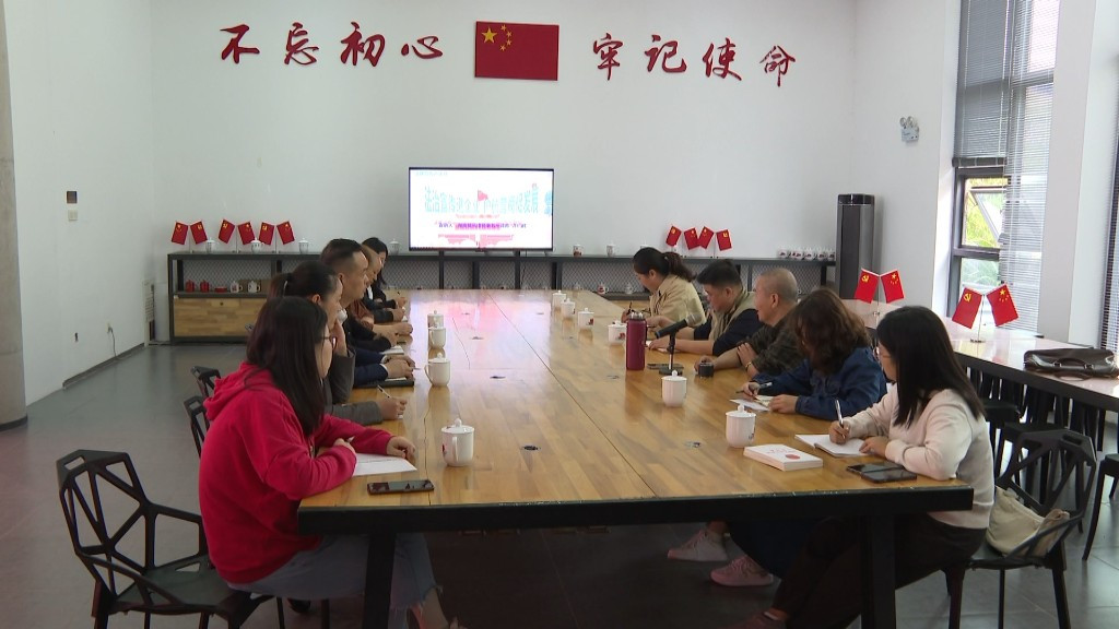 送法进企，当好营商环境“护航员”