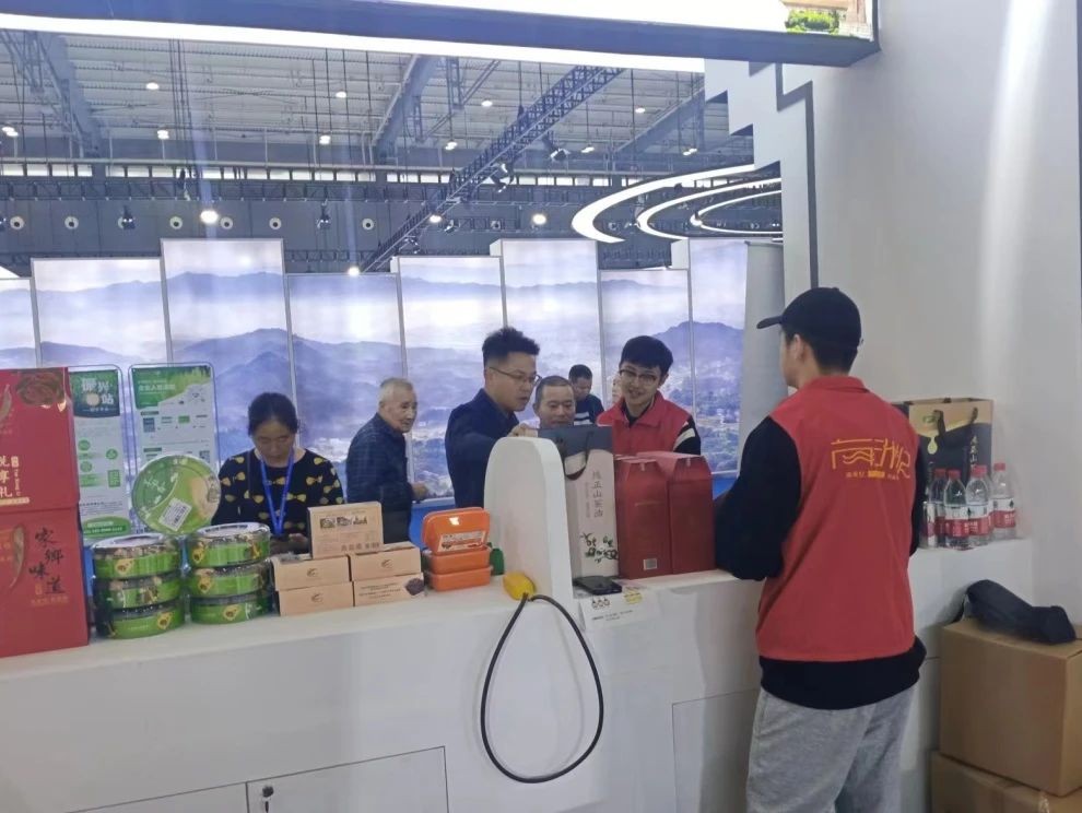 【作风建设年】参观考察农博会 学习借鉴促提升