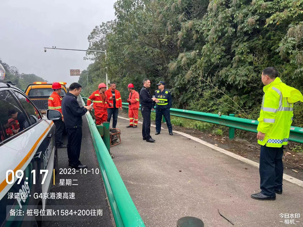 株洲交通部门全力推进高速公路沿线广告牌整治工作