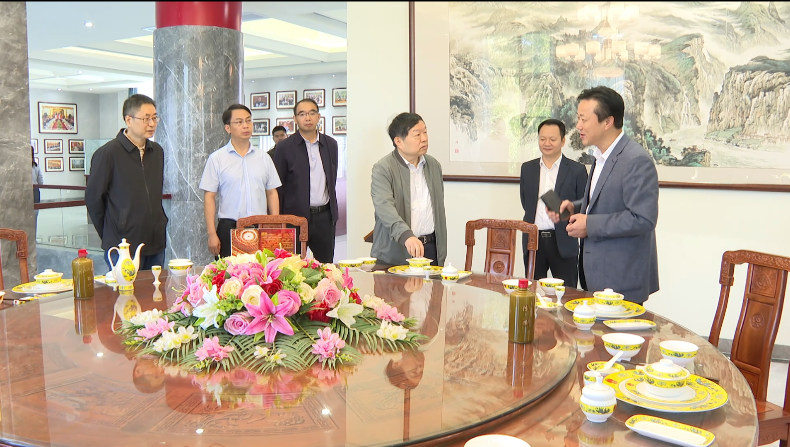 中国工程院院士陈坚、谢明勇一行来醴调研 