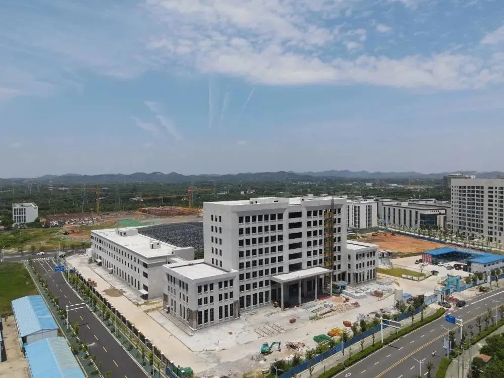 湖南日报头版推介:“天上星星参北斗,北斗园区看株洲”——制造名城,逐梦北斗