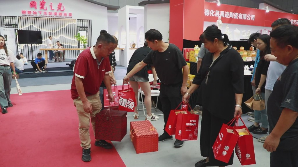 人流100万 ，醴陵“双节一会”新纪录