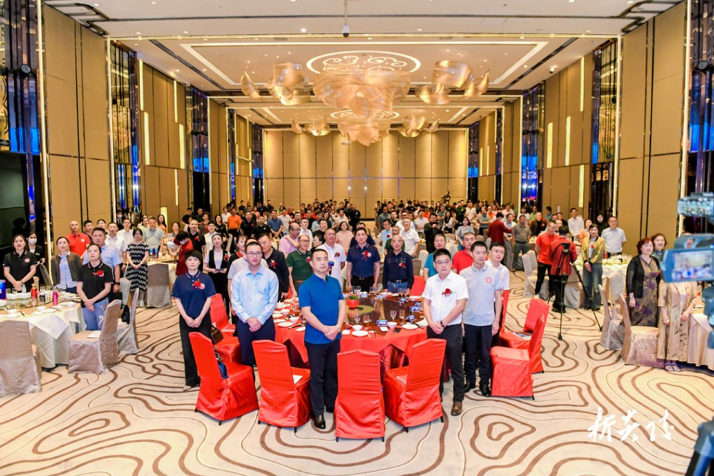 2023年广东省湖南炎陵商会换届大会暨湖南省炎陵县招商引资推介会成功举办 尹朝晖出席并致辞