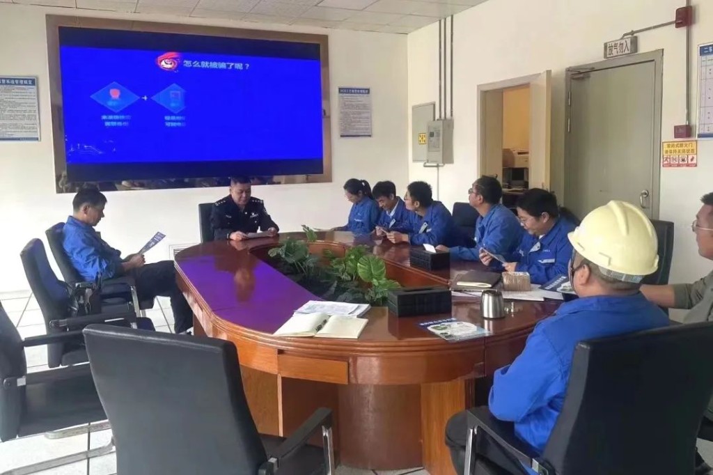 锚定“三高四新”美好蓝图，以“五个聚焦”推进园区发展新常态——攸县公安局江桥派出所护航经济发展纪实