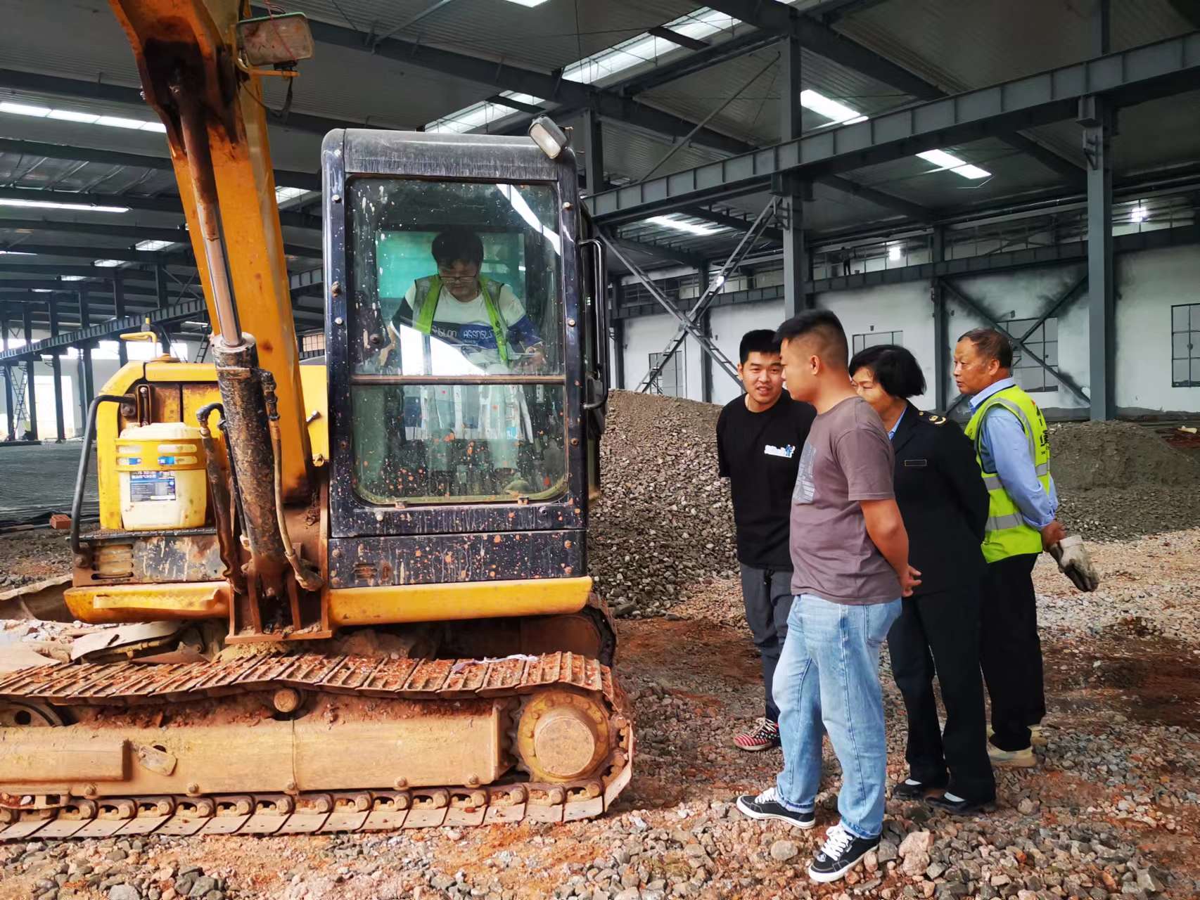 "利剑"行动丨株洲市生态环境局天元分局开展非道路移动机械尾气排放抽查检测