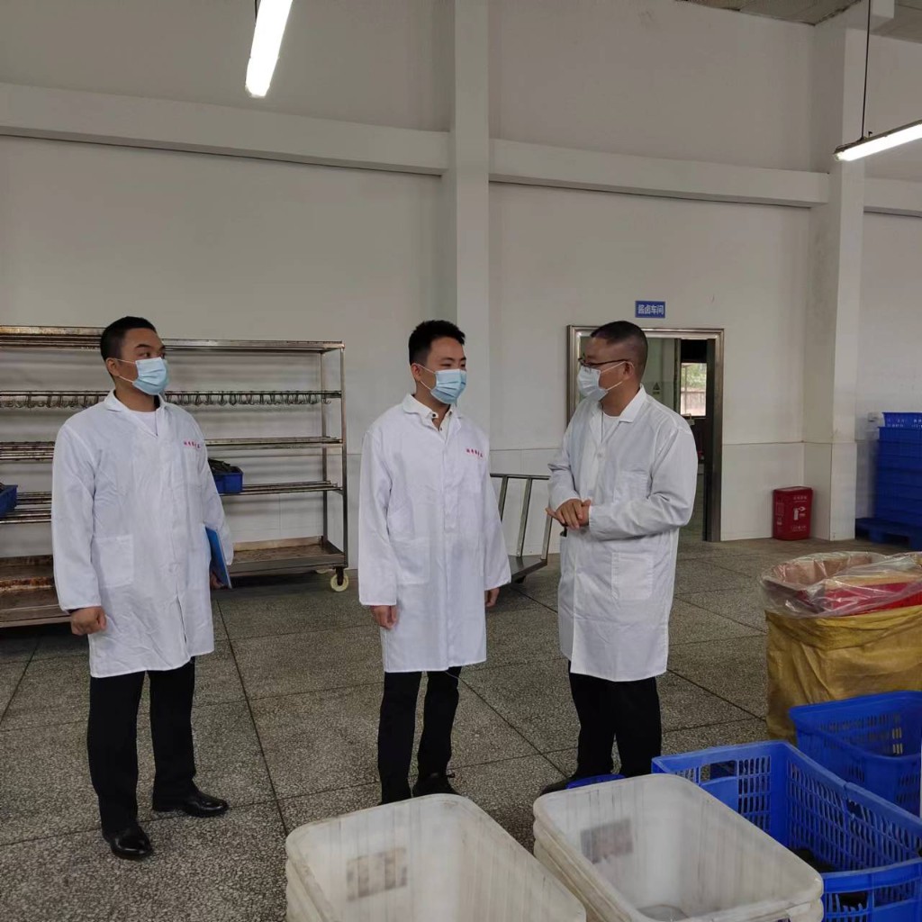 白关镇开展“两个责任”食品安全包保主体督察