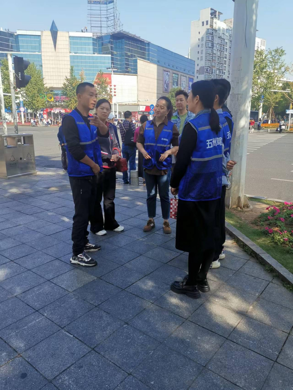 株洲市交通运输综合服务中心组织城区驾校开展安全文明驾驶现场教学活动