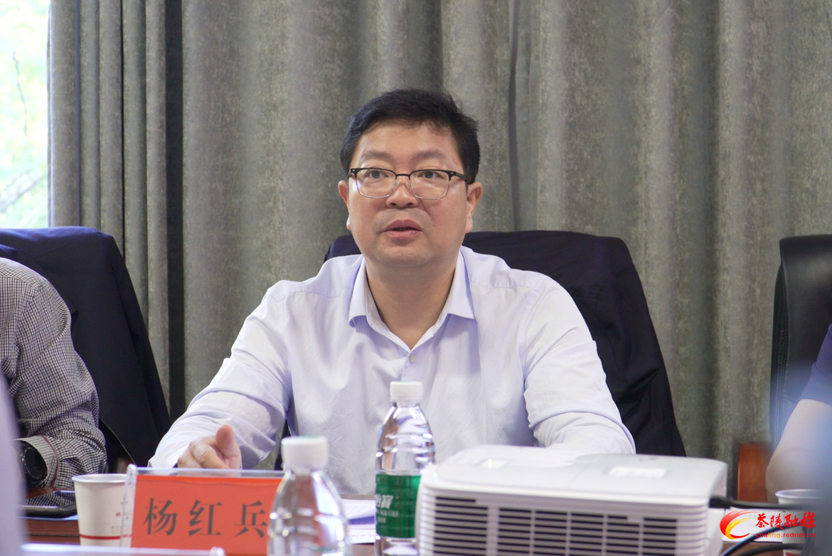 杨红兵调研全县“五经普”暨依法治统应统尽统工作