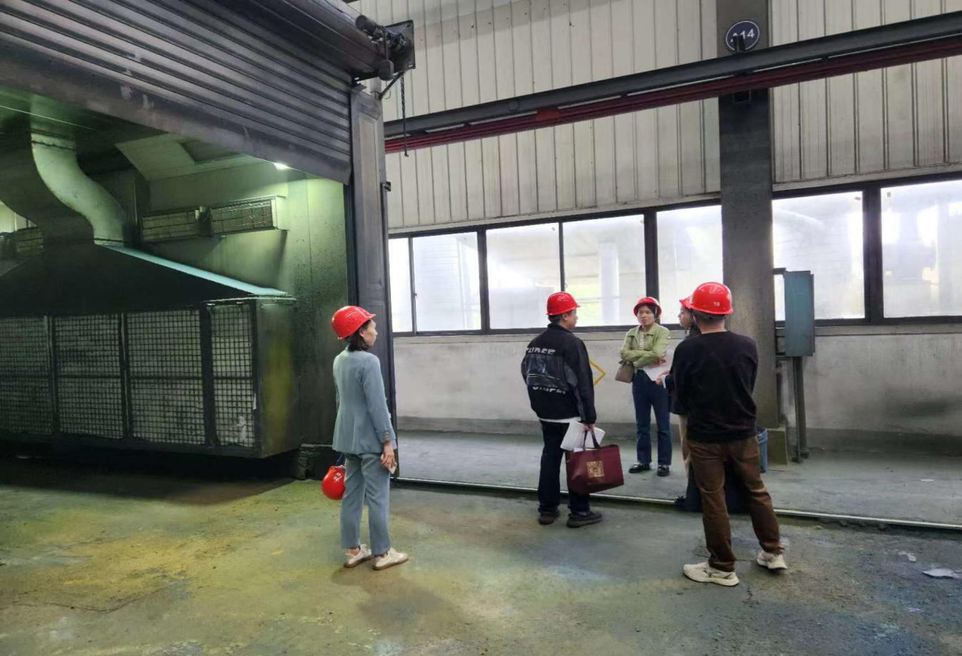 荷塘区现场检查重污染天气应急减排  提级企业