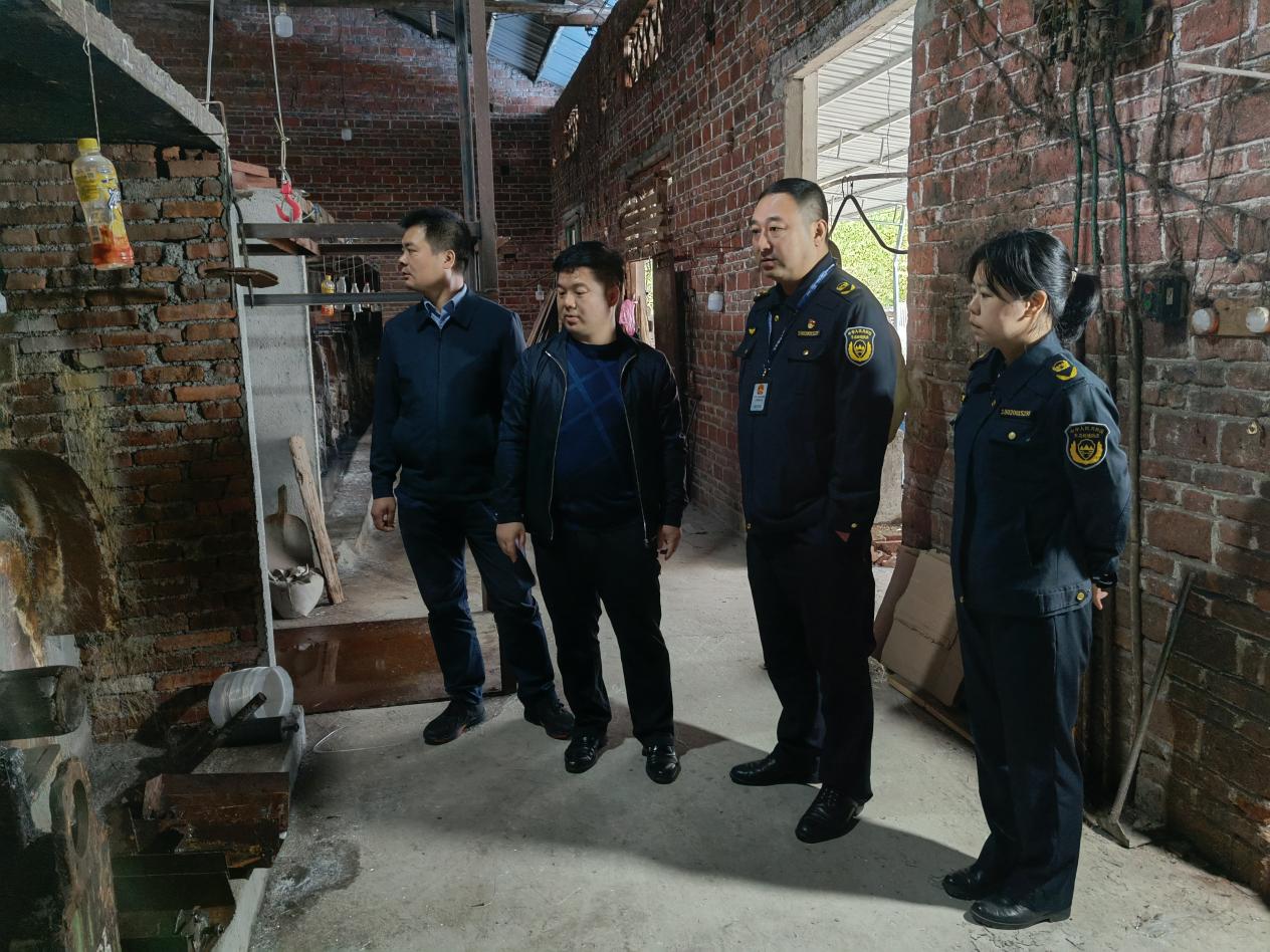 "利剑行动"在炎陵||炎陵分局跟进玻纤行业退出工作