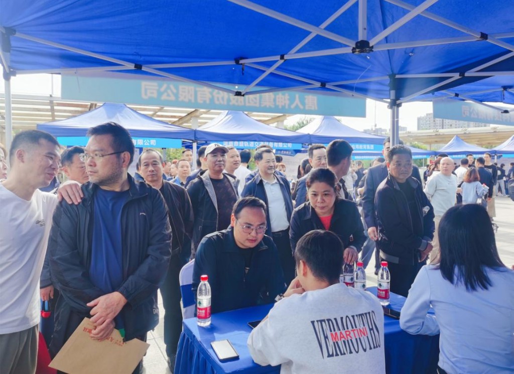 株洲举办退役军人、军属专场招聘会 200余人现场达成就业意向