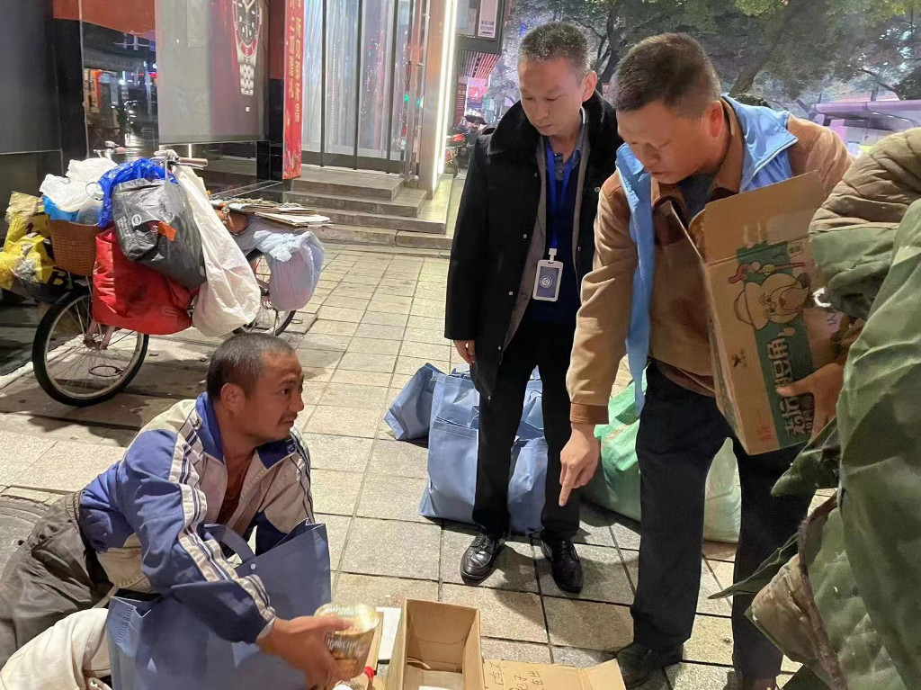 株洲民政让“暖流”穿越街头巷尾 让临时遇困人员温暖过冬