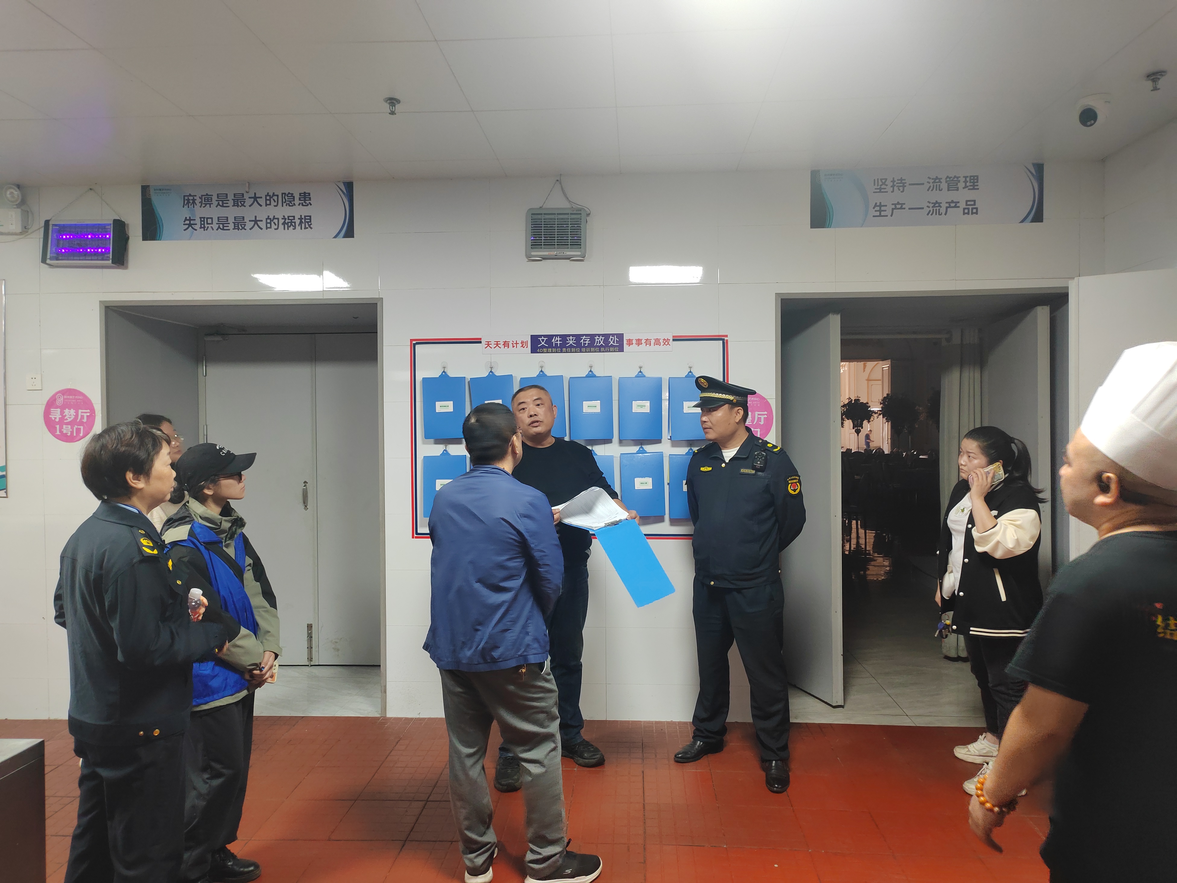 天元区：整治油烟污染 助推"利剑"行动