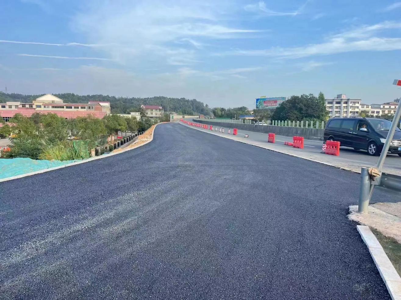莲易大道(白关镇)临时接线工程项目通车了
