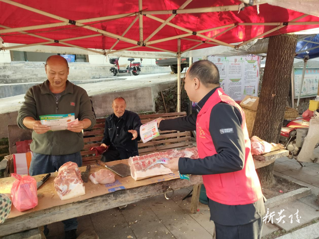 垄溪乡开展食品安全宣传周活动