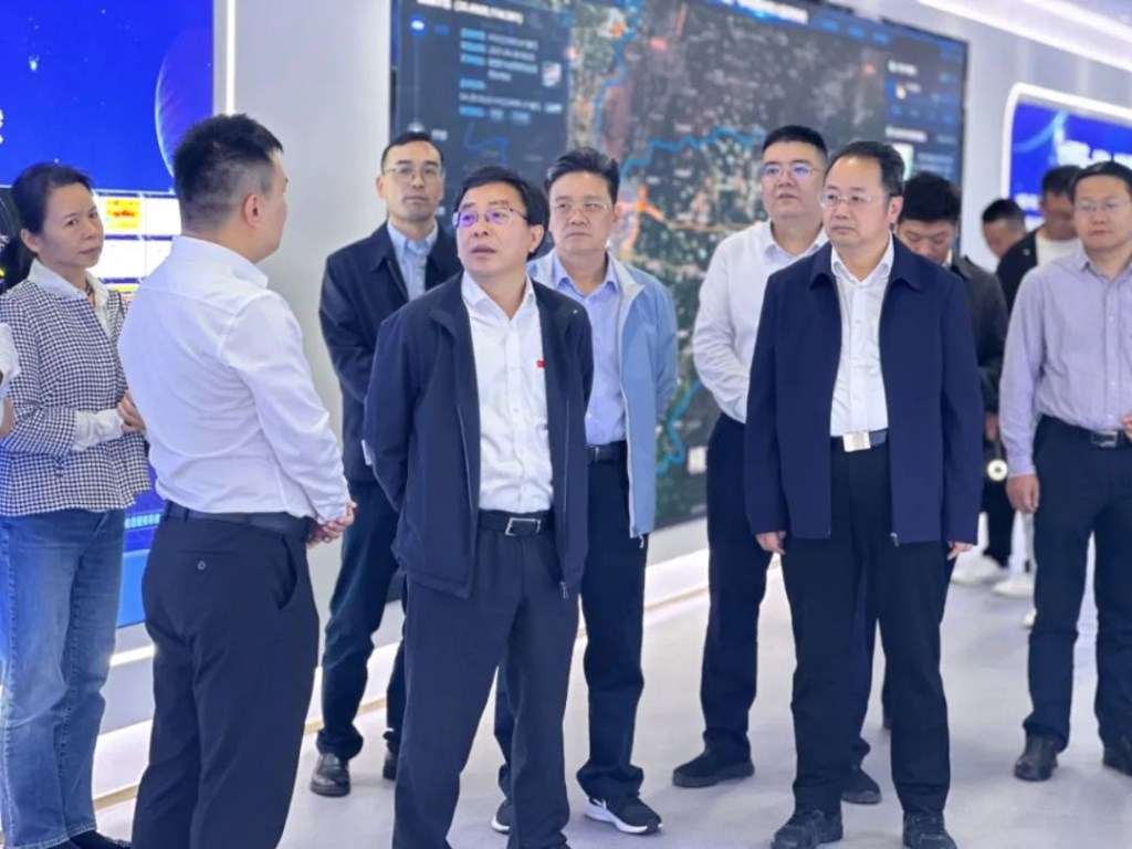 省政协副主席赖明勇到株洲经开区调研北斗产业