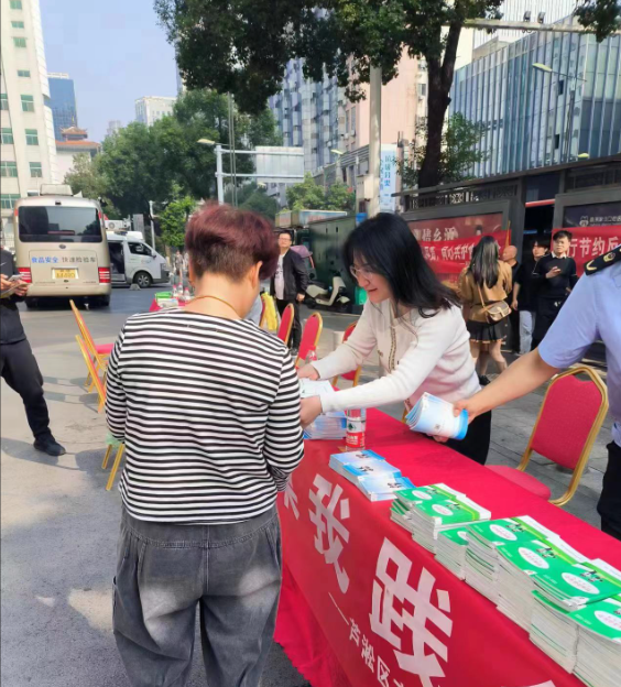 区农业农村局参加全区食品安全宣传活动