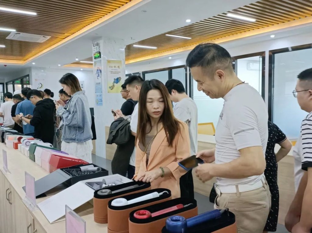 组团选品助力出海——株洲开展第一期跨境电商选品行活动