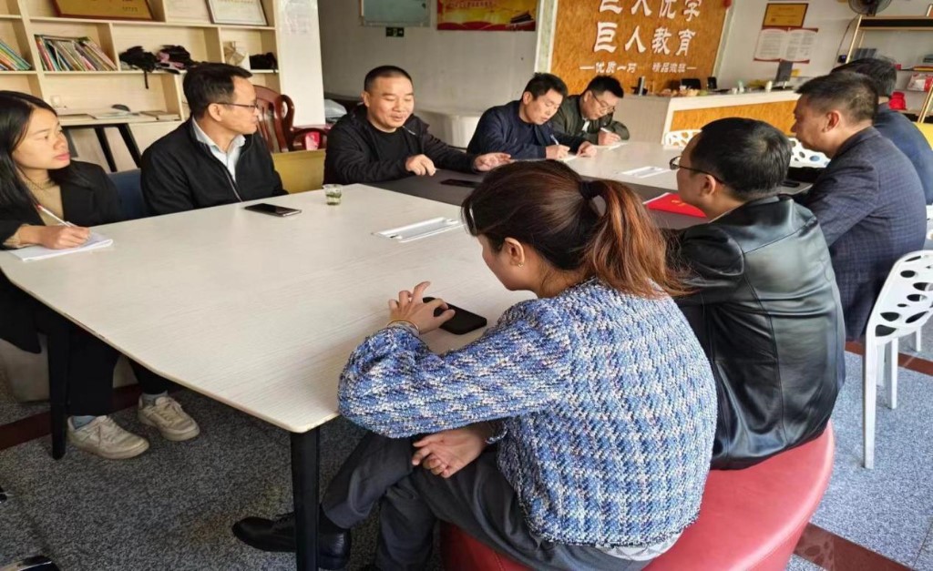 全面推动校外培训党组织建设——攸县校外培训机构首个党支部举行揭牌仪式