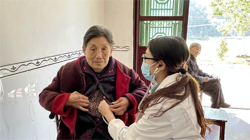 攸县槚山卫生院：慢病服务零距离 入户随访暖人心