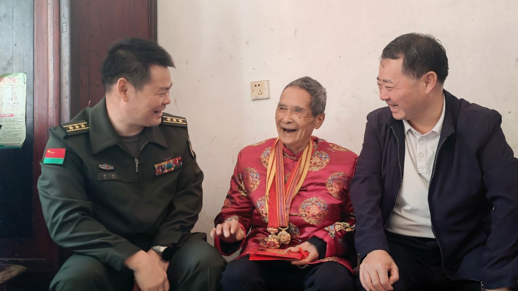 株洲：上甘岭战役英雄迎来百岁寿辰