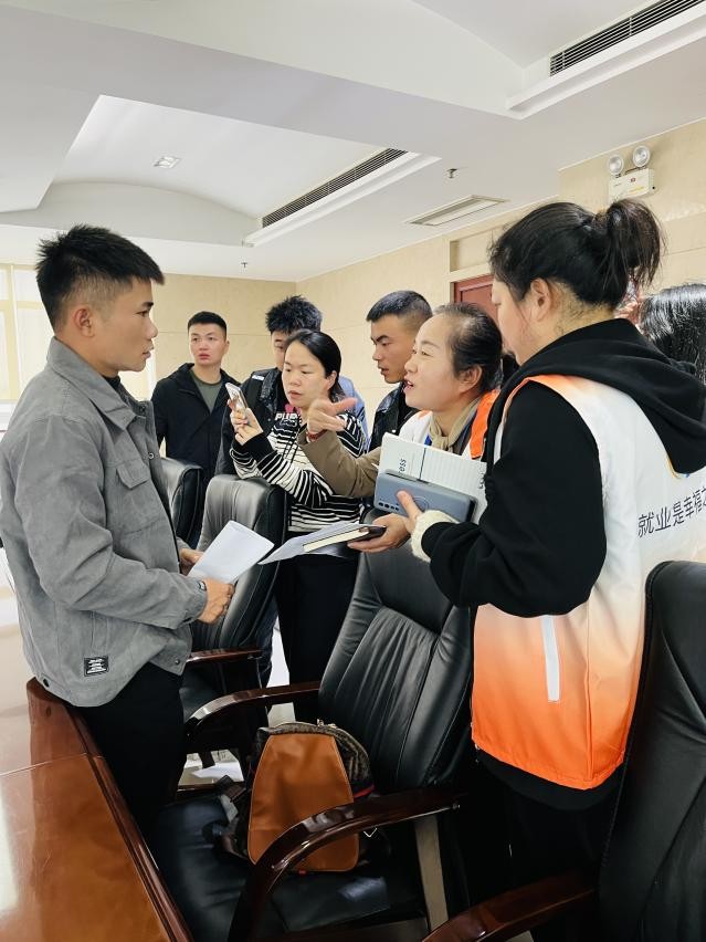 天元区组织召开退役军人精准就业座谈会