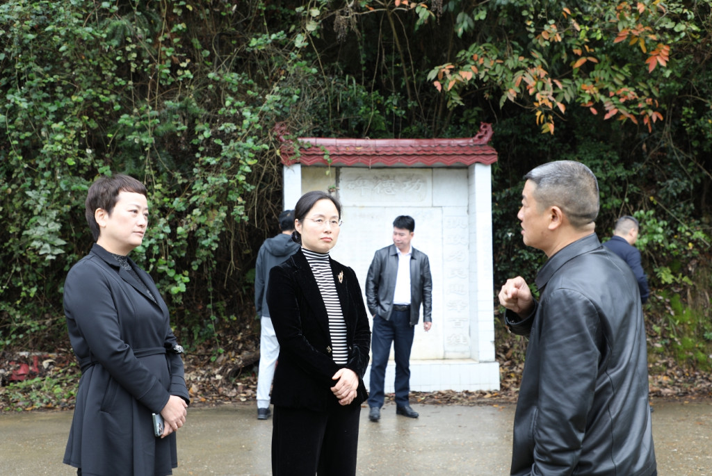 ​  欧阳瑞丰到朱亭镇双江村调研乡村振兴工作