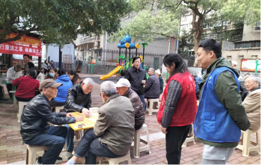 田心街道东门社区开展棋牌赛活动丰富居民文娱生活