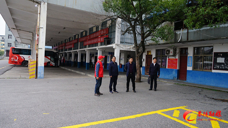 邓元连暗访创文工作：强化文明服务意识补齐短板弱项