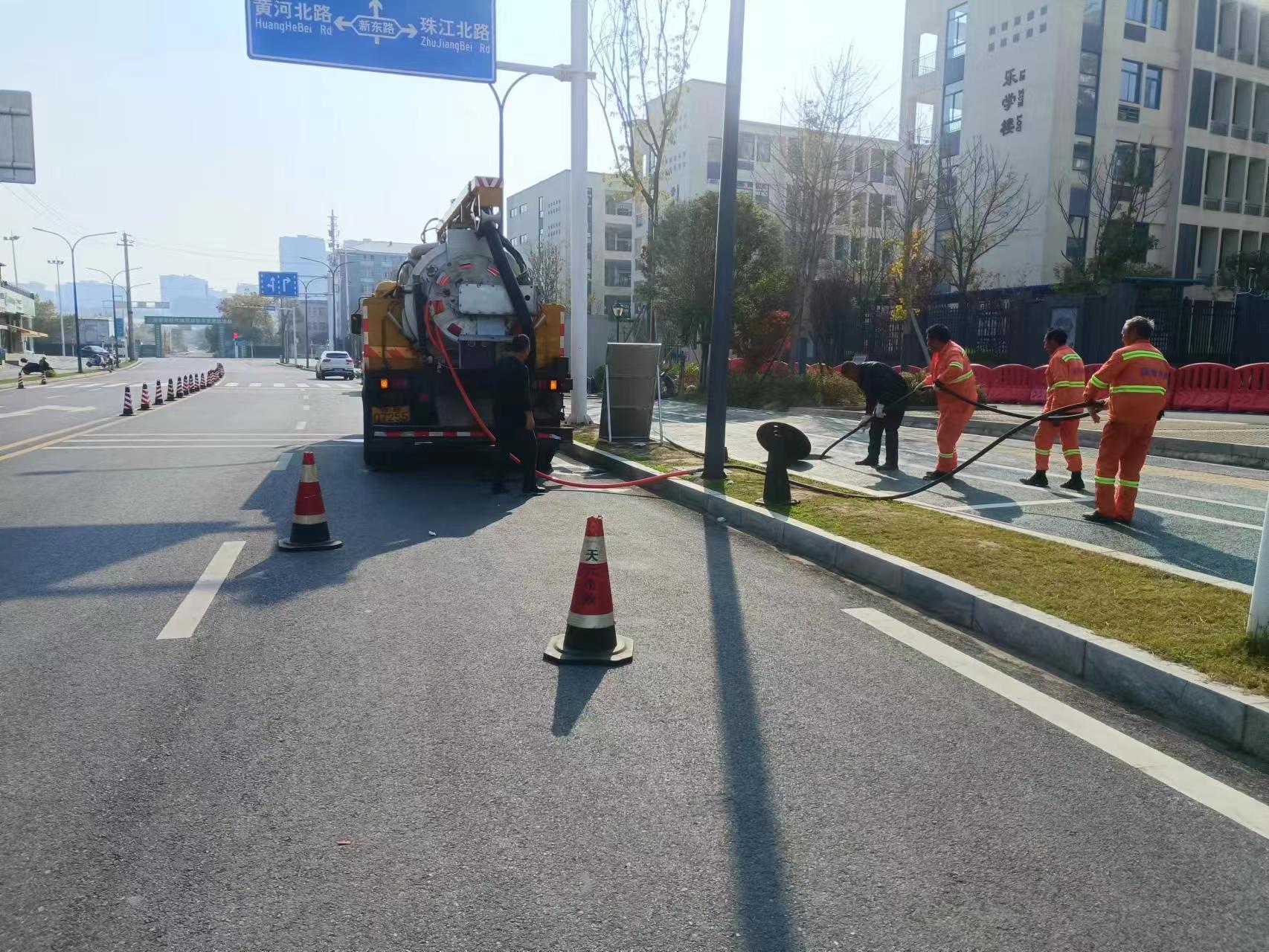 市政设施巡查治理  护航轨博会顺利召开