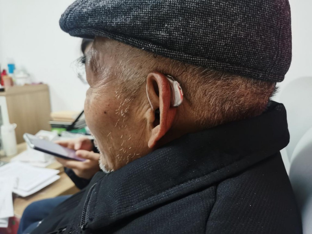 株洲：关爱“有声”  退役老兵有“耳福”啦！