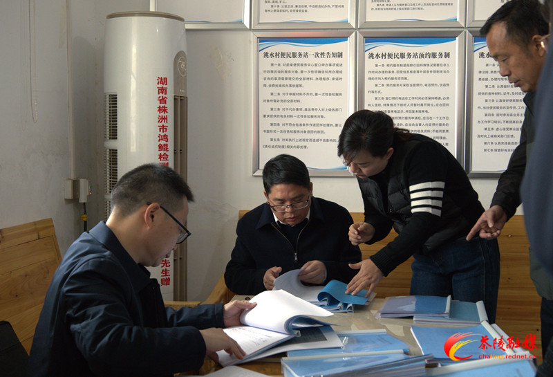 邓元连调研巩固拓展脱贫攻坚成果同乡村振兴有效衔接工作