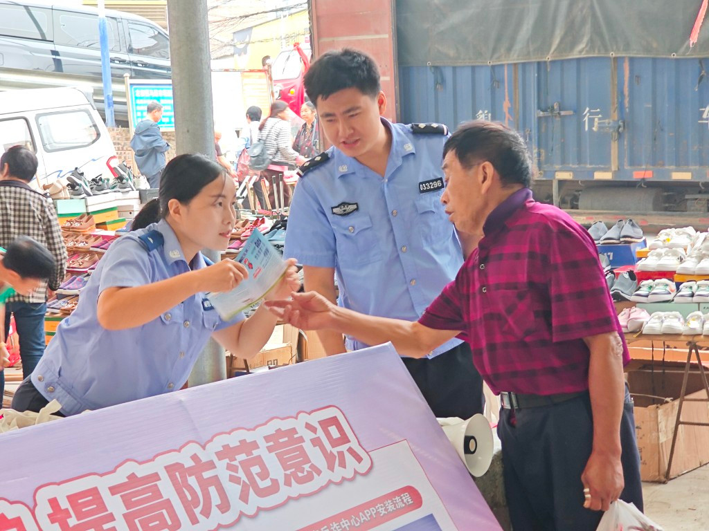 左权镇:赴约文明镇 共享文明果