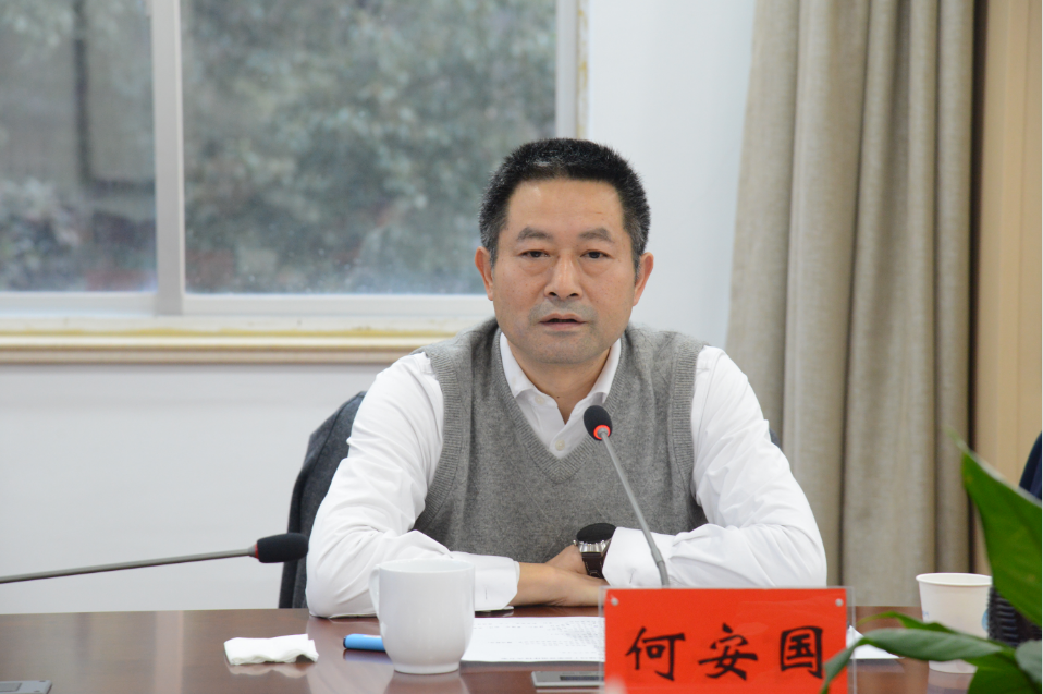 市住建局举行干部集体荣誉退休仪式